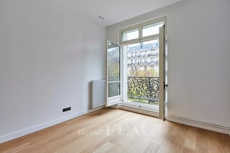 Appartement à louer à Paris 8Ème - Photo 3