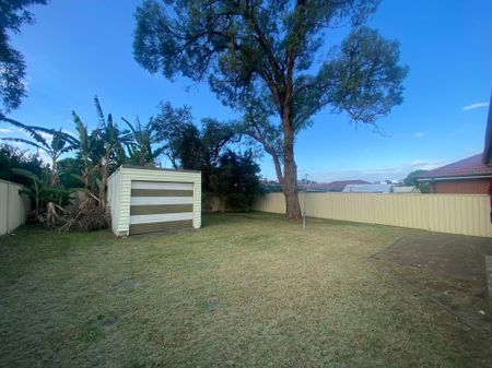 Comfort, Space & Charming 3-Bedroom Home in Blacktown - Photo 4