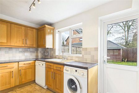 3 bedroom semi-detached house to rent - Photo 5