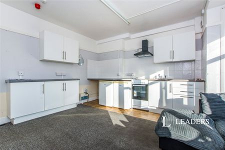 2 bedroom apartment to rent South Parade, Skegness, Lincolnshire, PE25 - Photo 5