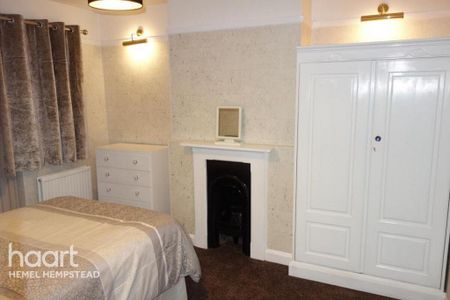 1 bedroom in a house share to rent - Photo 3