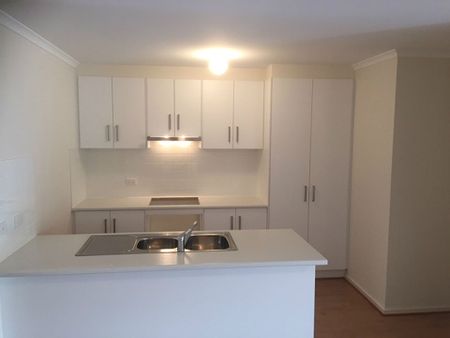 Modern 3-Bedroom Home in a Quiet, Convenient Location - Photo 3