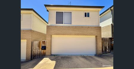 Stylish Studio Living in Macarthur Gardens – Walk to Everything! - Photo 4