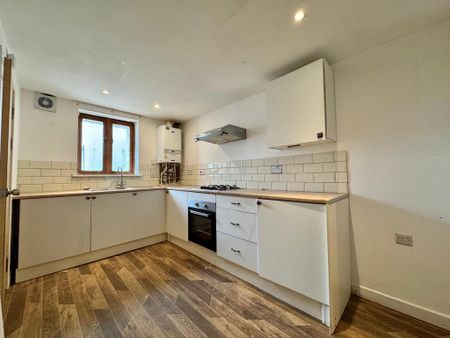 3 bedroom terraced house to rent - Photo 3