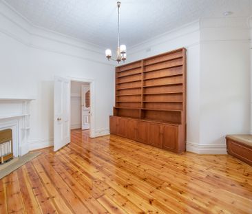 Open the Door to Timeless Elegance - Photo 3