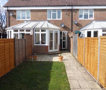 3 bedroom terraced house to rent - Photo 3