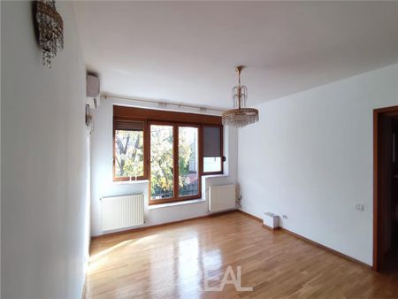 Vila cocheta de inchiriat in Aviatiei 6 camere - Fotografie 5
