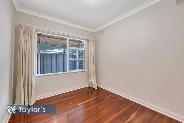 WELL-PRESENTED FAMILY HOME IN CONVENIENT LOCATION - Photo 1