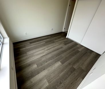 For Lease - 2 David Eyer Road Unit# 528, Richmond Hill, Ontario - Photo 6