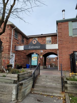 For Lease - 2 Orchard Heights Boulevard Unit# 206, Aurora, Ontario - Photo 1