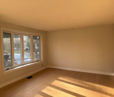 For Lease - 35 Nisbet Drive, Aurora, Ontario - Photo 2