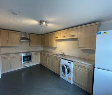 2 bedroom flat to rent - Photo 3