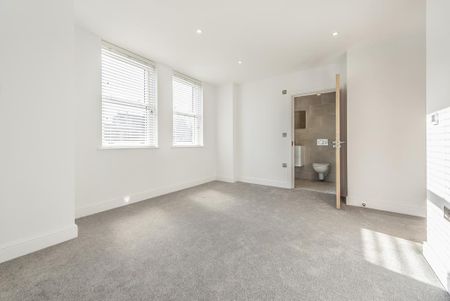 3 bedroom flat to rent - Photo 3