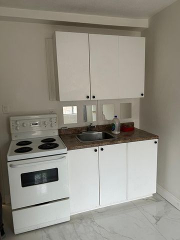 For Lease - 2 Elm Grove Avenue Unit# 103, Toronto, Ontario - Photo 3
