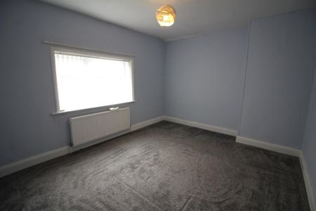 2 bedroom end of terrace house to rent - Photo 3