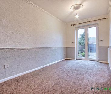 3 bedroom detached house to rent - Photo 4