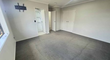 12 Camberley Way, Huntington, Hamilton - Photo 2