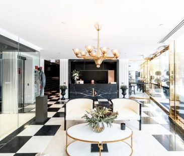 Park Avenue Elegance Meets Premier Melbourne Living - Photo 2