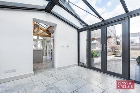 4 bedroom detached house to rent - Photo 2