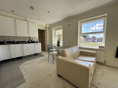 2 bedroom flat to rent - Photo 5