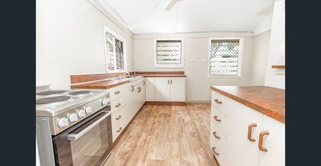 Spacious Three-Bedroom Home in the Heart of Townsville City! - Photo 4