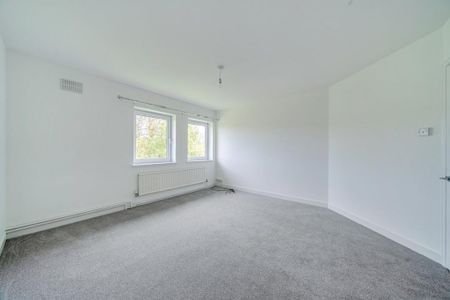 4 bedroom detached house to rent - Photo 3