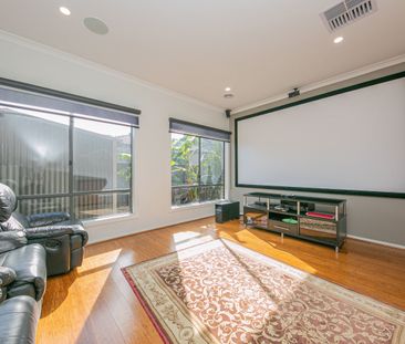 Spacious, Stylish 4-Bedroom Home for Rent - Available 27/11/2025 - Photo 2