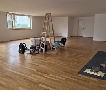 MODERN, LIGHT-FLOODED, UNIQUE - Photo 6