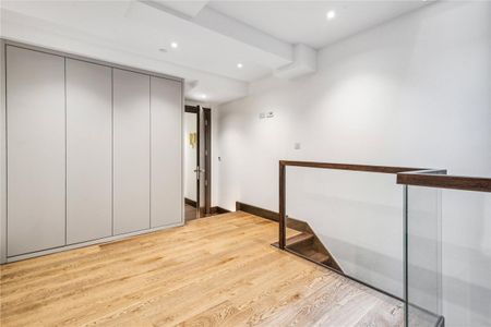 2 bedroom flat in Kensington - Photo 2