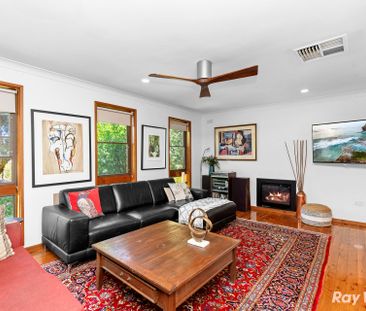 Beautiful and furnished 3-Bedroom Home! - Photo 6