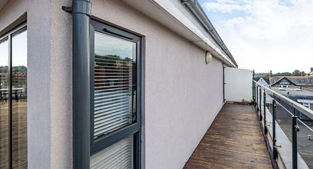 High Street - Photo 5