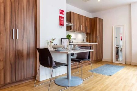 One Bed Apartment - Photo 5