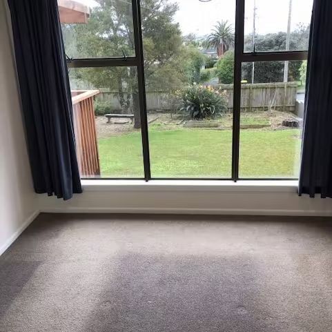Charming 4BR Family Home in Te Atatu - Photo 1