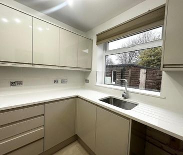 2 bedroom semi-detached house to rent - Photo 6