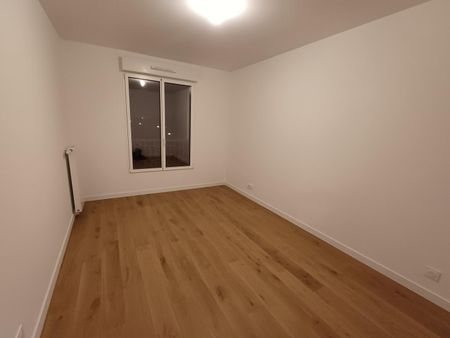 location Appartement T2 DE 46.6m² À SAINT MAUR DES FOSSES - Photo 2