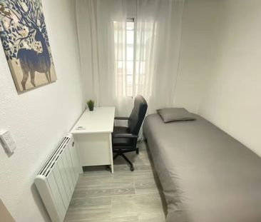 Calle del Oasis, Madrid, Community of Madrid 28021 - Photo 6