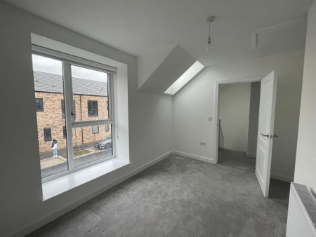 4 bedroom terraced house to rent - Photo 3