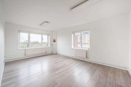 Churchill Court, Northolt, UB5 - Photo 2