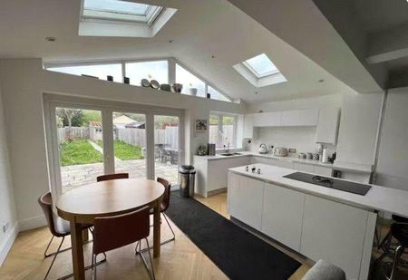 3 bedroom terraced house to rent - Photo 4