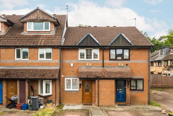 2 bedroom terraced house to rent - Photo 1
