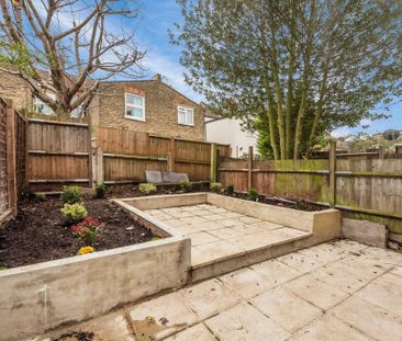 4 bedroom terraced house to rent - Photo 6