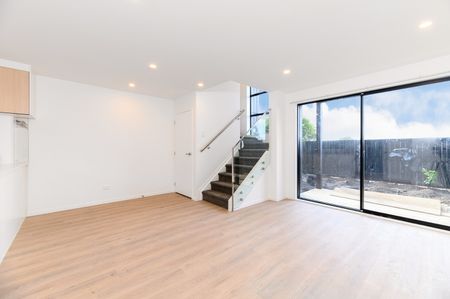 Modern living on Triangle! - Photo 5