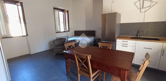 Monolocale in affitto - Photo 2