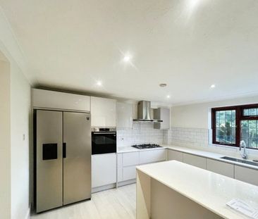 Cobham,KT11 - Photo 4