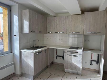 Location Appartement 1 pièce 39m² ROUGIERS 83170 - Photo 2