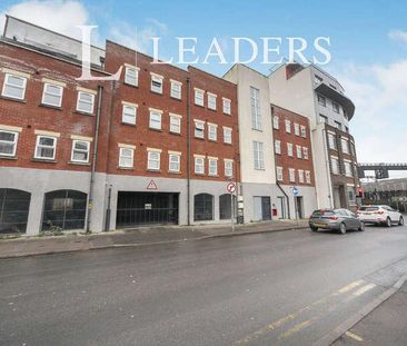 Bedroom - Central Luton - Juliette Balcony - Unfurnished, LU2 - Photo 6