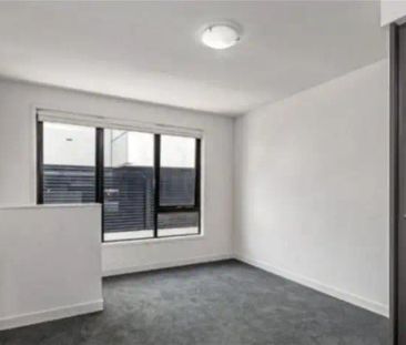 21 Cirque Drive, Footscray VIC 3011 - Photo 1
