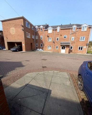 Delph Court, Woodhouse, Leeds, LS6 2HL - Photo 4