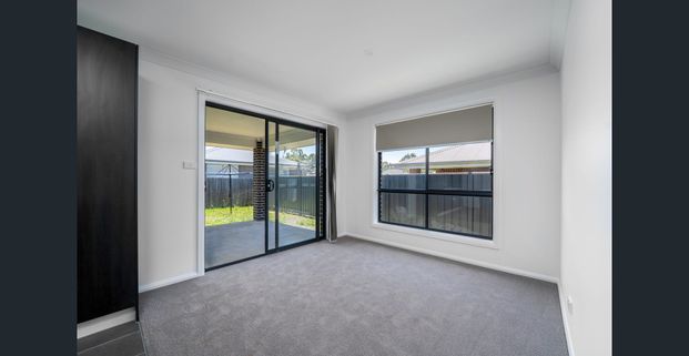 BRAND NEW 3-BEDROOM UNIT IN QUIET CUL-DE-SAC - Photo 1