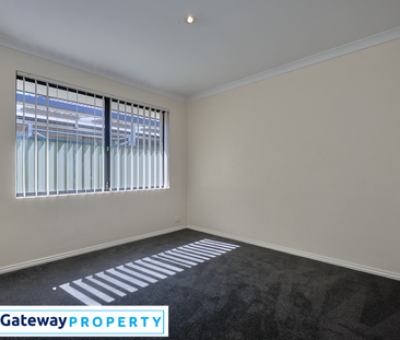 17 Aubin Grove Link, AUBIN GROVE WA 6164 - Photo 4